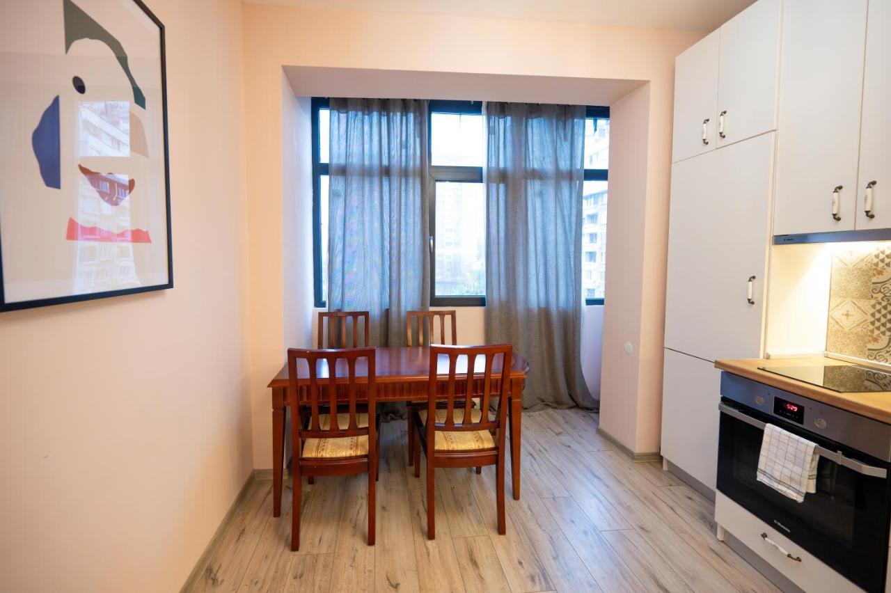 Spacious 1Bdr Apartment Near City Center София Екстериор снимка